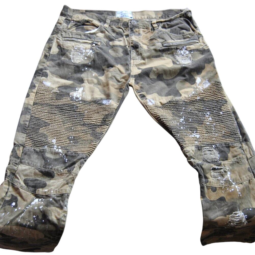 Twenty Two Oz Green Camo with White Paint Splatters Style Pants 42/32